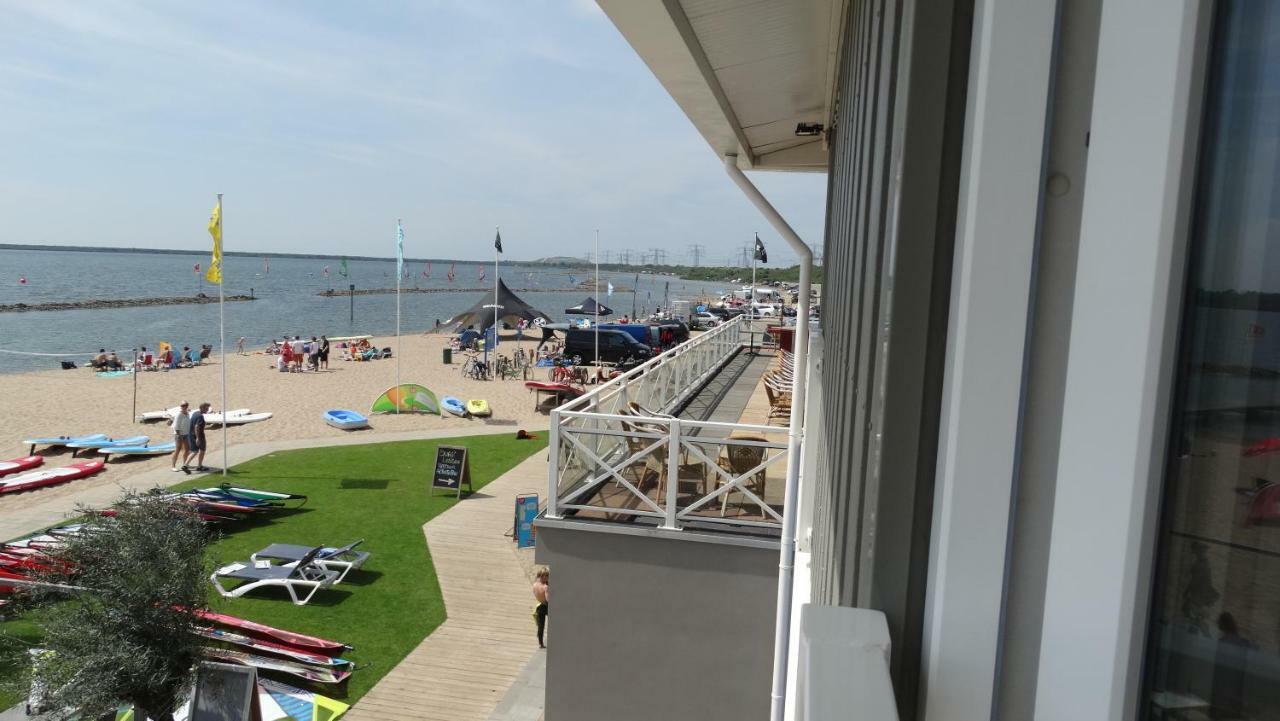 Beach Hotel Oostvoorne Exterior photo